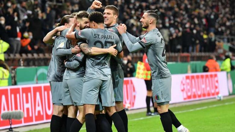 St Puali shokon Borussia Dortmundin, ‘milionerët’ eliminohen nga Kupa e Gjermanisë