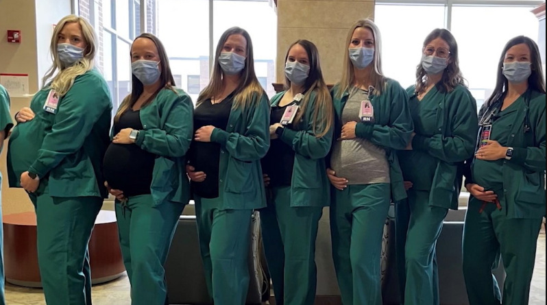 11 infermiere në një spital, shtatzënë në të njëjtën kohë