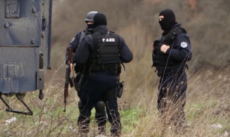 Të shtëna me armë zjarri afër kufirit Kosovë-Serbi