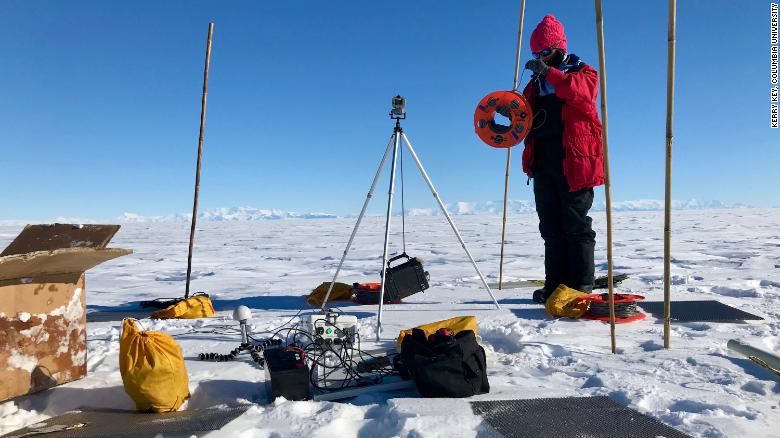 Sasi masive uji u gjet nën shtresën e akullit në Antarktidë