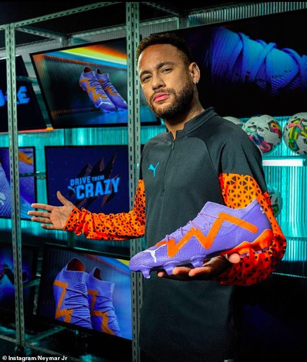 Ylli i Brazilit dhe PSG-së, Neymar, ka marrëveshjen më fitimprurëse të këpucëve në futboll në baza vjetore