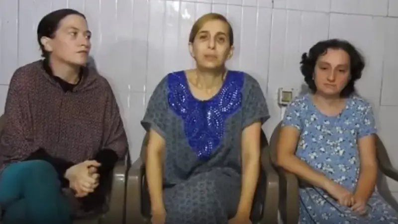 Hamasi publikon videon: Tri gratë e rrëmbyera më 7 tetor! I bëjnë thirrje Netanyahut