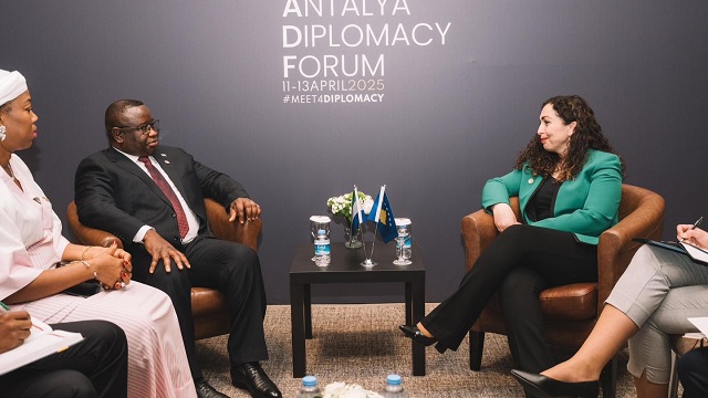 Beogradi pretendoi se Sierra Leone tërhoqi njohjen e Kosovës, Vjosa Osmani “nxjerr blof” Daçiçin. Takon presidentin Julius Maada Bio