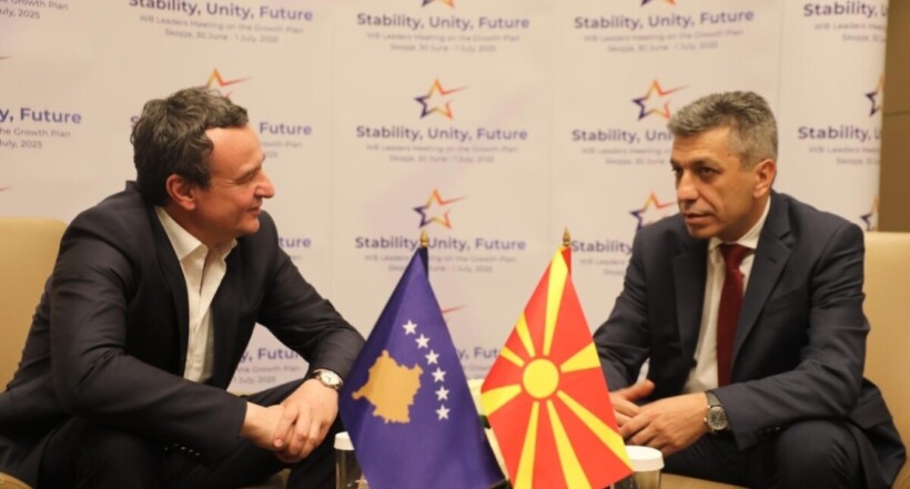 Albin Kurti në Shkup  mirëpritet nga Izet Mexhiti