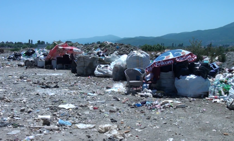 Ndotja e ajrit nga djegia e deponisë joligjore në Strugë është shndërruar në shqetësim të madh për qytetarët