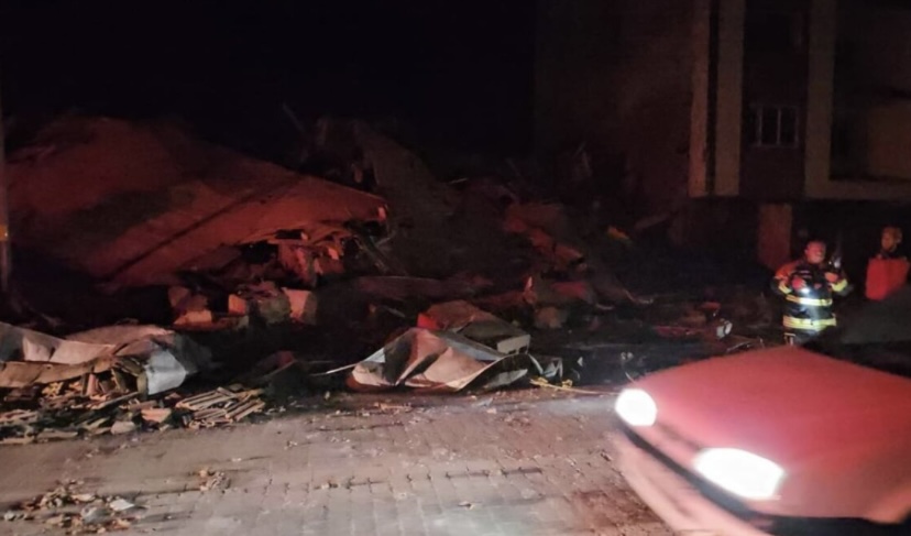 Tërmeti në Turqi, nisin kërkimet nën rrënoja