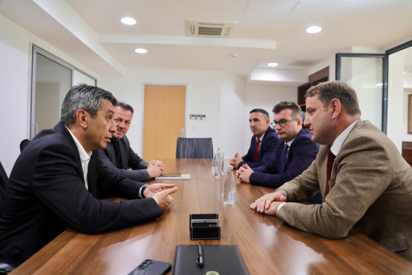 Izet Mexhiti priti Ambasadorin e Kosovës  Florian Qehaja   Miqësia mes dy vendeve do të mbetet themel i së ardhmes sonë 