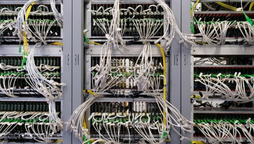 A mund të zhduket interneti? Brenda sistemit të brishtë që mban bashkë botën moderne