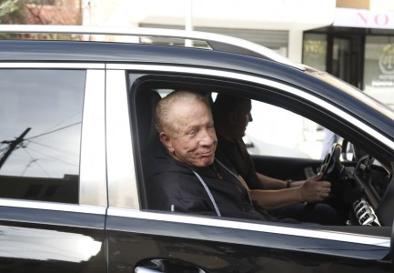 Behgjet Pacolli del pas gati 3 orësh nga Prokuroria e Tiranës! Ja çfarë deklaroi biznesmeni