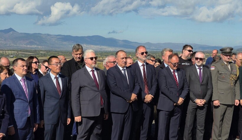BDI: Sindromin e Gazimestanit VLEN e manifestoi me Ambasadorin Rus dhe rusofilin Stoilkoviq