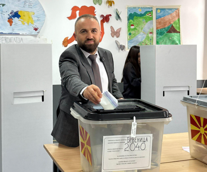 Haqim Ramadani i përgjigjet Mickoskit: Nderi, morali dhe dinjiteti vlejnë më shumë se çdo post publik