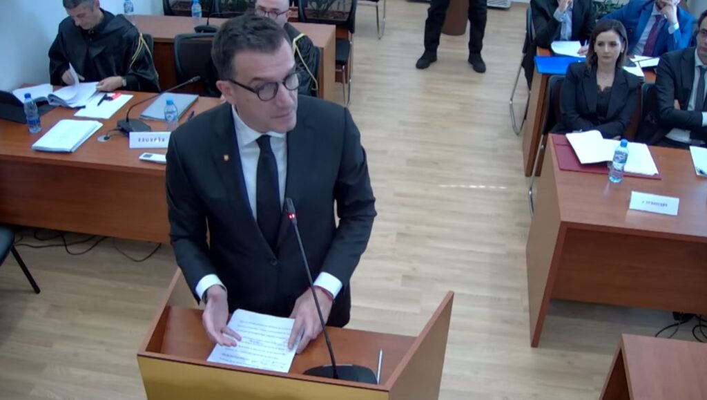 “Jam këtu si kryetar i bashkisë së Tiranës”- Fjalimi i Erion Veliajt në Gjykatën Kushtetuese: Kam pritur 9 muaj për të folur 9 minuta! Çfarë kam bërë që jam rrëmbyer dhe jam mbyllur në qeli