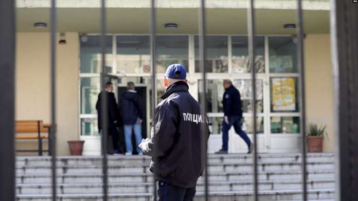 MPB: Alarmi për bombat në shkollat e Kumanovës, i rremë