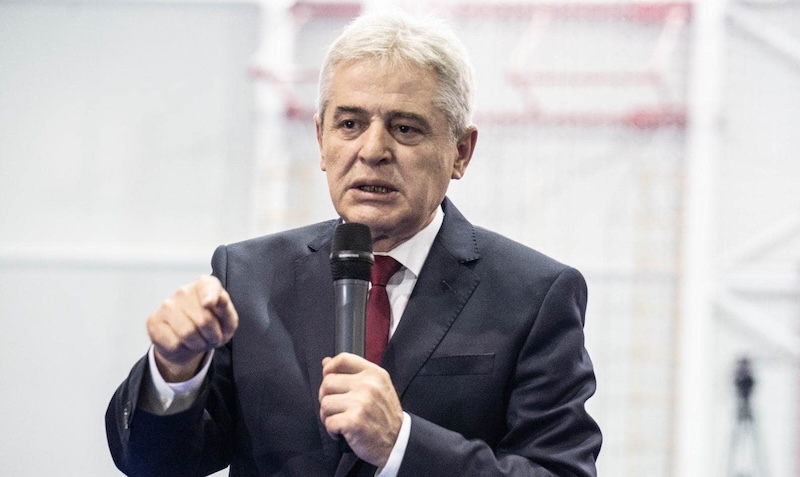VLEN: Me fjalorin e tij, Ali Ahmeti ia vuri drynin AKI-së