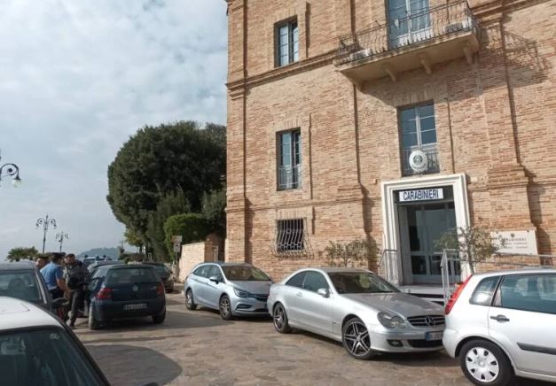 Çmontohet banda e ‘skifterëve’ shqiptarë në Itali, 4 të arrestuar! Grabisnin apartamentet në seri, u gjenden edhe…