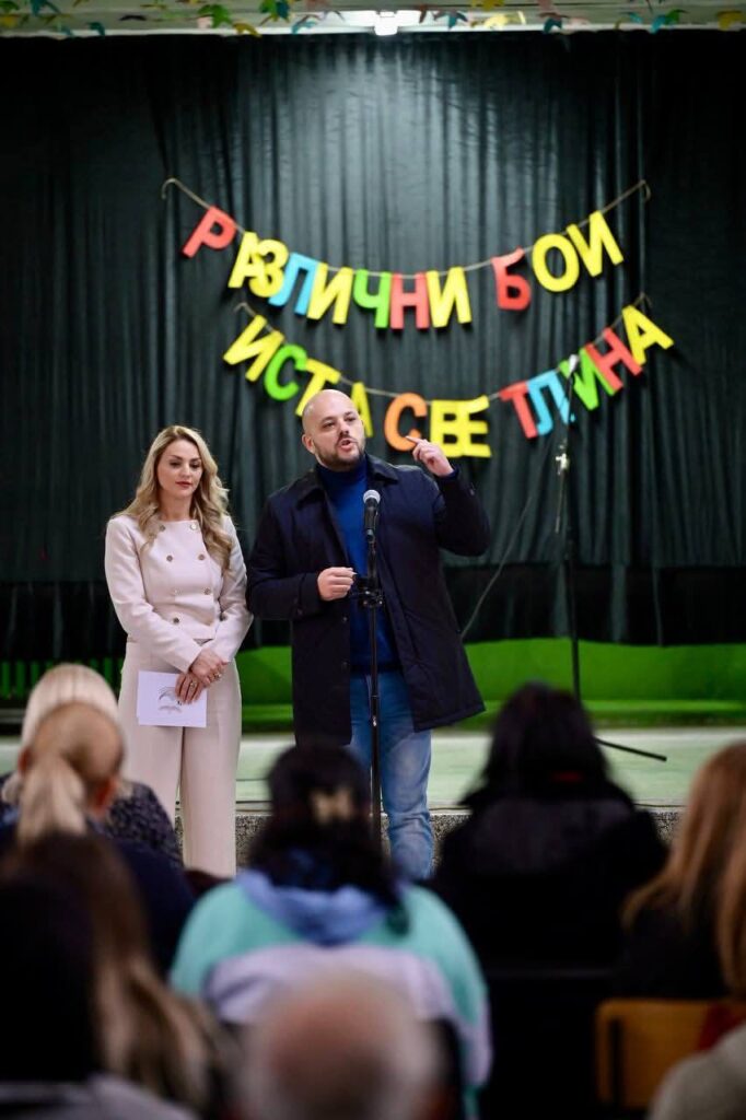 Kryetari i Butelit, Darko Kostovski, shënon Ditën e Patronatit në shkollën “Petar Zdravkovski – Penko”