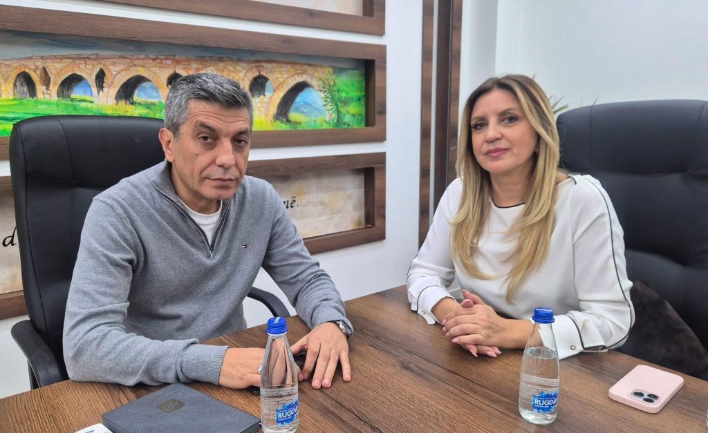 Shkupi bëhet kryeqendra e artit operistik shqiptar: Inva Mula, Dëshira Ahmeti dhe Ismet Veseli ndezin skenën e 28 Nëntorit në Çair!