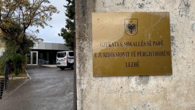 Përplasi me makinë për vdekje dy vëllezërit, Gjykata e Lezhës lë në burg shoferin 33-vjeçar