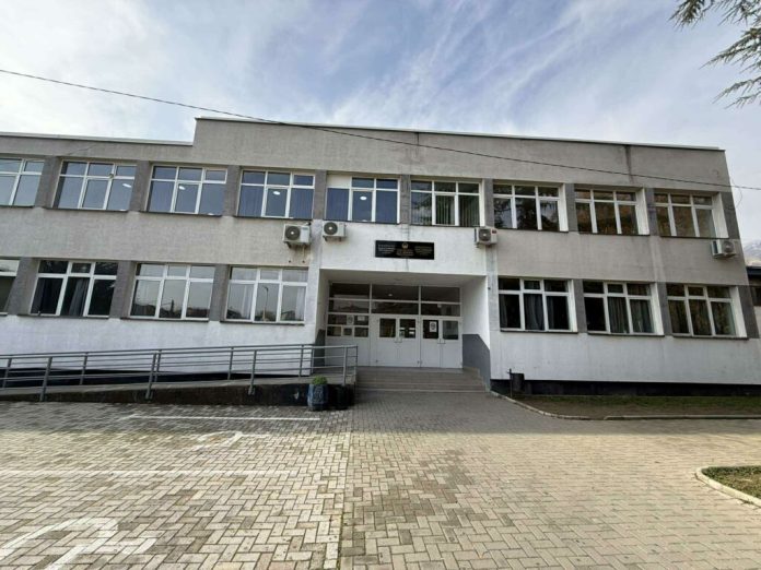 Alarm i rrejshëm për bomba në dy shkolla të Tetovës