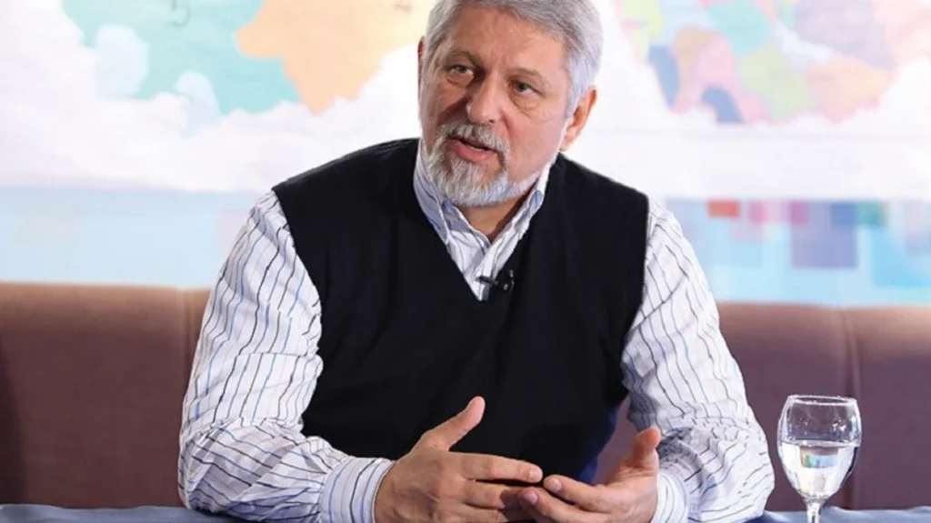 Pensionohet politikani, Stevço Jakimovski