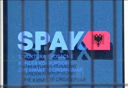 Aksioni i përbashkët me Prokurorinë e Breshias, SPAK nxjerr njoftimin: 1.3 tonë kokainë të sekuestruara në Itali dhe një oficer shqiptar i arrestuar, u zbuloi hetimin trafikantëve