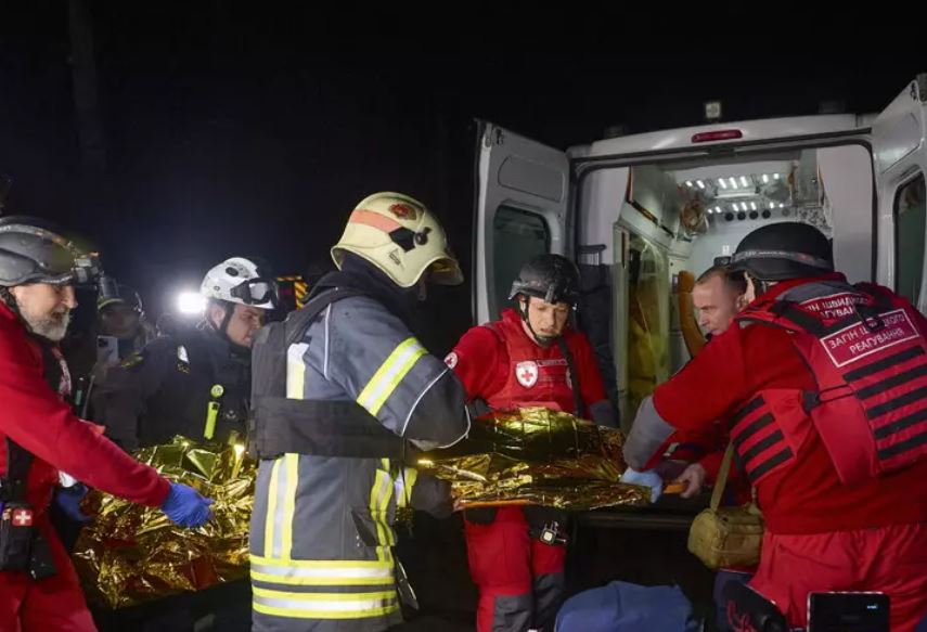 Moska nuk ndal raketat mbi Ukrainë, 18 të plagosur nga sulmet gjatë natës