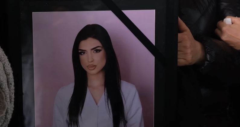 “U vra nga i dashuri i saj”- I dha fund jetës duke u hedhur nga ndërtesa? Shoku i studentes shqiptare: U shtyu dhe zbriti poshtë për konfirmuar që vdiq! Ngjarja po fshihet nga policia