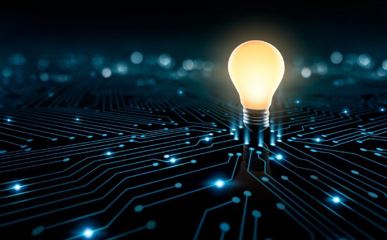 Fushë Kruja dhe fshatrat përreth mbi 8 orë pa energji elektrike, drejtuesi teknik i OSHEE nuk i përgjigjet telefonatave të qytetarëve