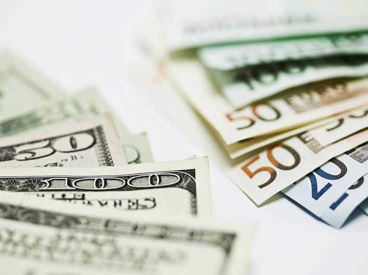 Këmbimi valutor 7 nëntor/ Me sa blihen e shiten dollari dhe euro, çfarë ndodh me monedhat e tjera