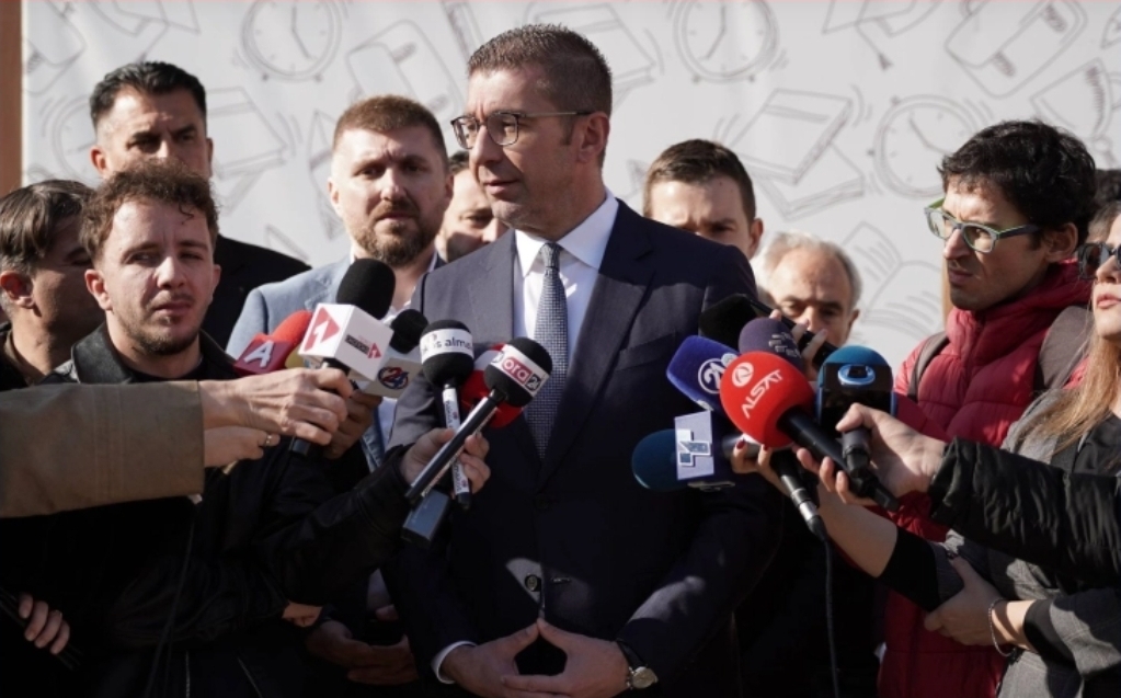 Mickoski për Koceskin: Sikur gjykatësit dhe prokurorët të gjykonin sipas ligjit, do t’ua dhuroja pagën time