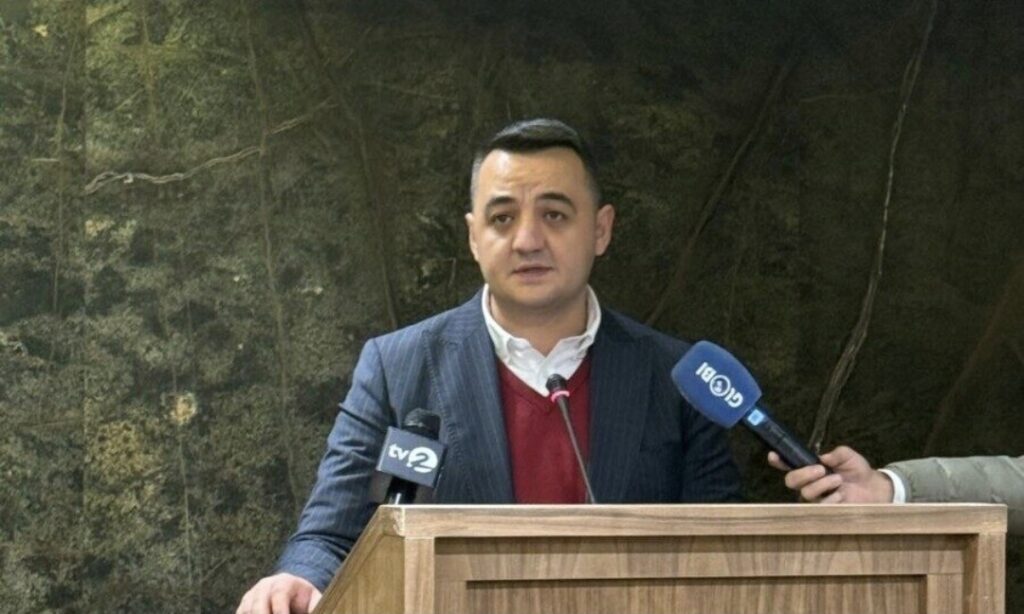 Valdet Xhaferi u zgjodh kryetar i Këshillit të Komunës së Gostivarit