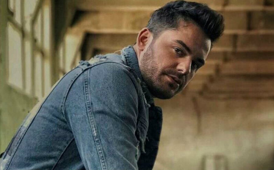 Tronditëse, ndërron jetë në moshën 40-vjeçare këngëtari Shpat Kasapi