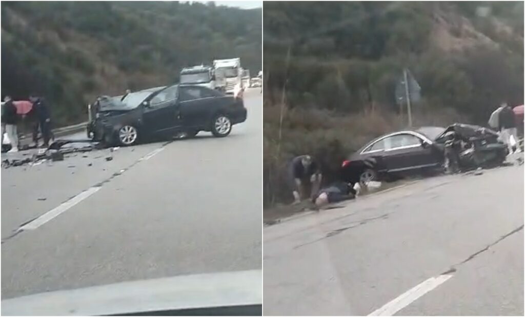 VIDEO/ Makinat përplasen “kokë më kokë” në rrugën Levan-Tepelenë, plagosen 2 pasagjerët