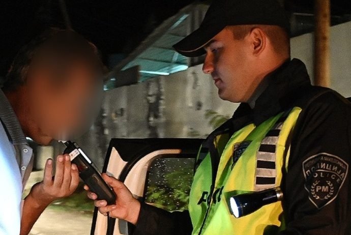 Arrestohet 52-vjeçari pasi u kap duke vozitur nën ndikimin e alkoolit