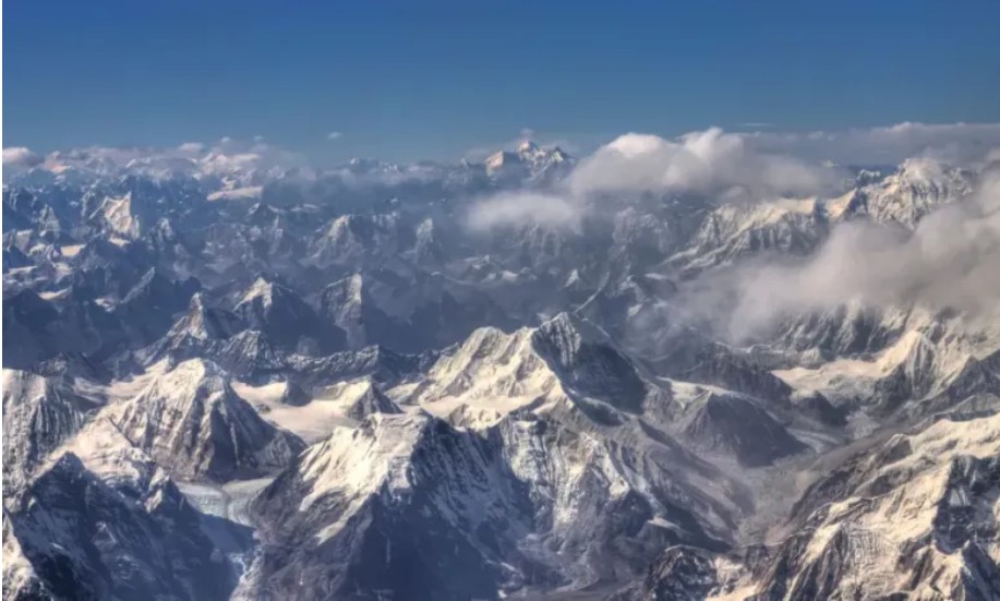 Shtatë alpinistë humbin jetën pas një orteku në Nepal