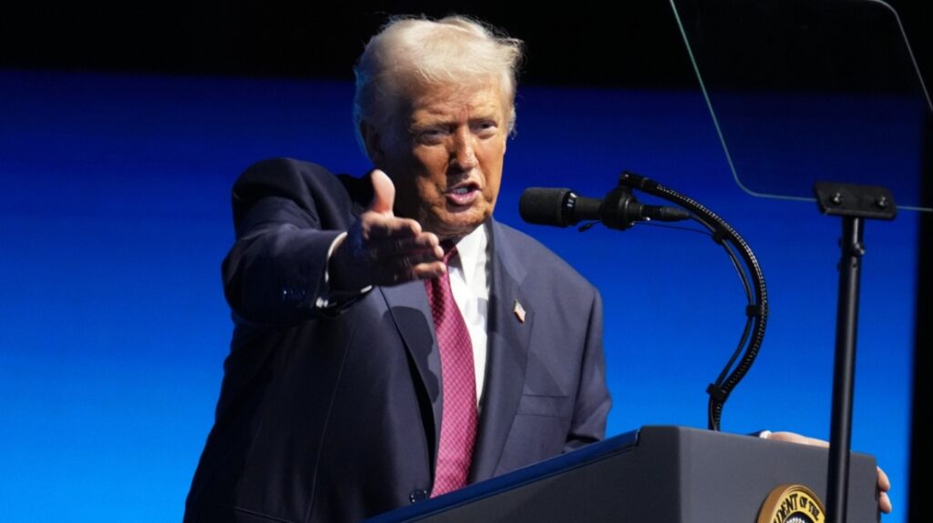 Donald Trump kërcënon BBC-në me padi 1 miliardë dollarë: Kanë manipuluar fjalimin tim