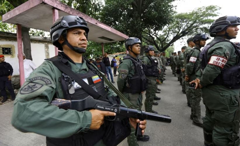 Venezuela njofton ‘mobilizim masiv’ të forcave ushtarake teksa anija luftarake më e madhe e Amerikës lundron në rajon