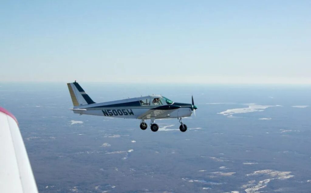 Komiteti për Hetimin e Aksidenteve Ajrore po heton rrëzimin e avionit sportiv në Liqenin e Mavrovës