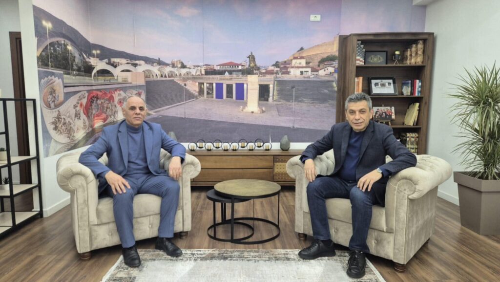 Izet Mexhiti pret në takim Refki Sumën në Komunën e Çairit