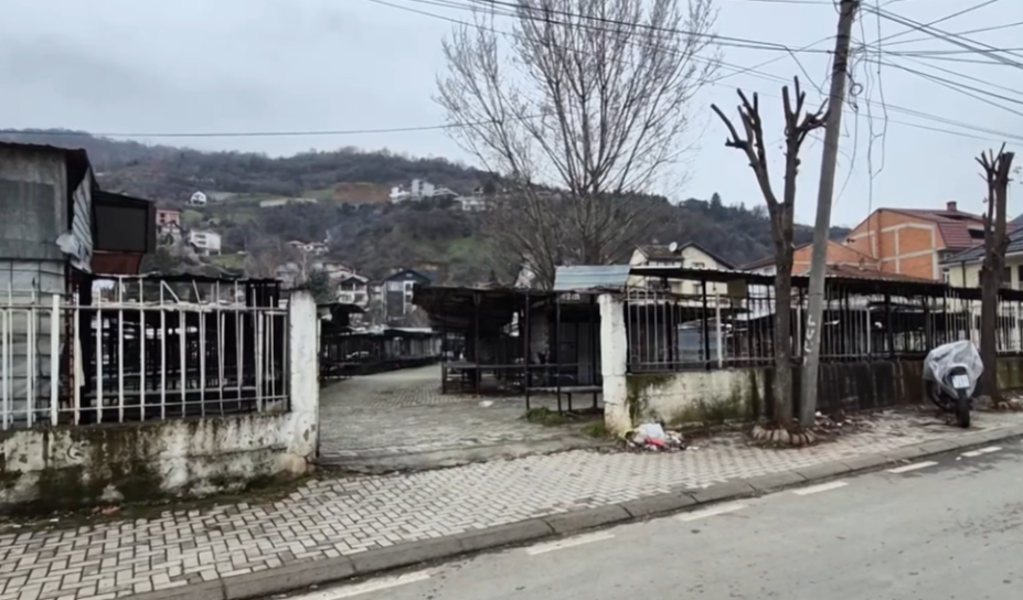Afat njëjavor për lirimin e “Tregut të grave”! Myftinia tërhiqet, shitësit do të punojnë deri në gusht