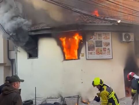 Tragjike  Fëmija rreth 1 vjeç vdes pas zjarrit në Prizren   tre të tjerë u shpëtuan