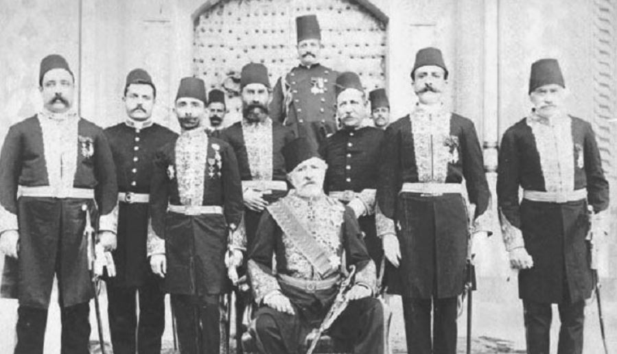 ” Pas vdekjes së gruas dhe së bijës, Pashko Vasa gjente ngushëllimin te dhëndri dhe dy vajzat e tij, por Kupeliani e vazhdoi korrupsionin në të gjithë administratën…”/ Dëshmia e rrallë e gazetarit libanez