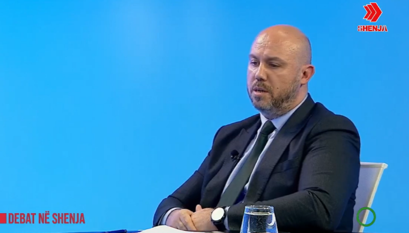 Çfarë ka ndodhur me policin i cili përdhosi flamurin shqiptar? Përgjigjet zv/ministri Iseni