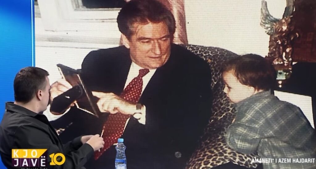 Djali i Azem Hajdarit kujton vitet e fëmijërisë: Berisha më merrte në prehër, ja çfarë më tregonte për babin!