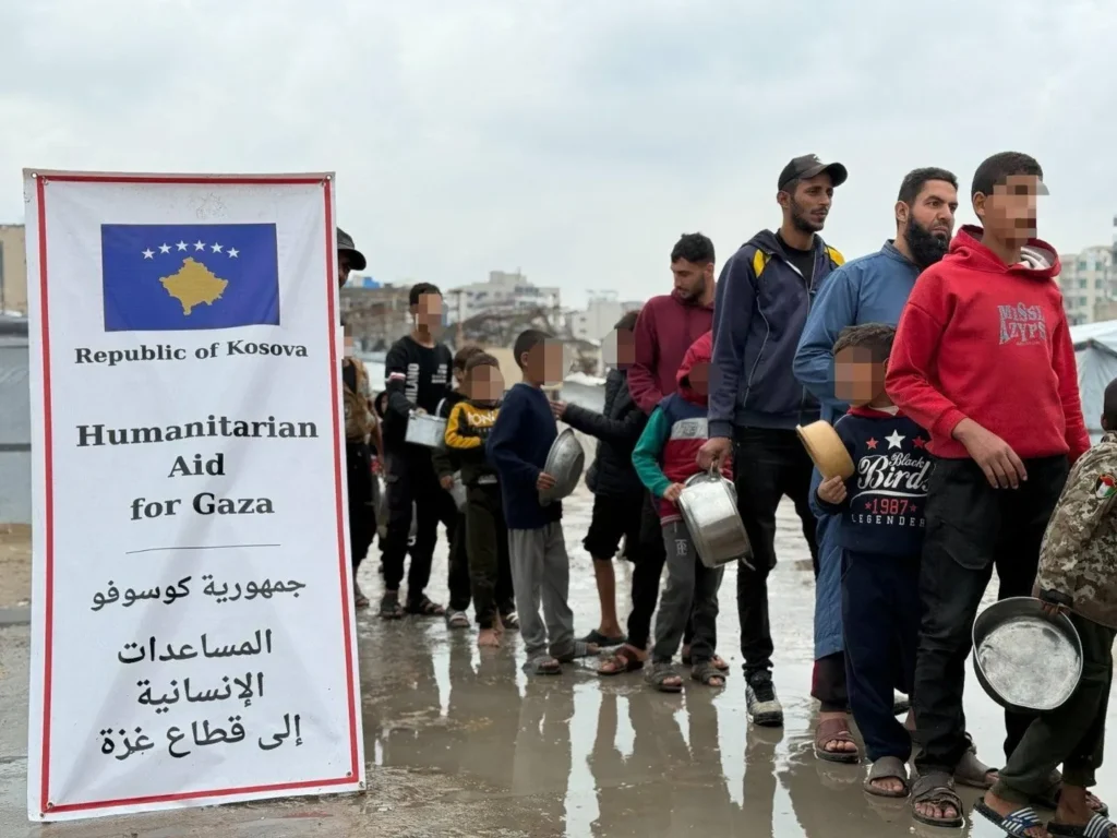 Banorët e Gazës pranuan ndihmat humanitare të dërguara nga Kosova