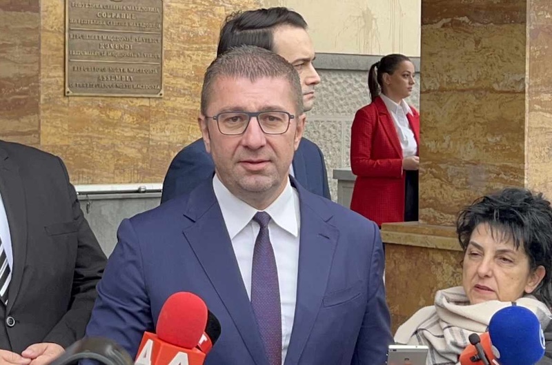 Mickoski: Do ta lë politikën përgjithmonë nëse Filipçe, bashkë me Fërçkoskin dhe Zhernovskin, gjejnë një emigrant të vetëm si pjesë të ndonjë marrëveshje me Britaninë