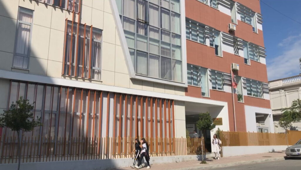 Operacioni “Metalurgjiku”/ Gjykata e Elbasanit liron nga qelia 16 të arrestuarit, i lë në detyrim paraqitje