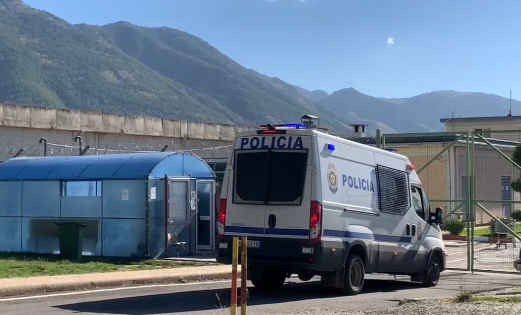 Morën peng dhe dhunuan një 32-vjeçar, lirohen nga burgu pas 40 ditësh vëllai i deputetit Bledjon Nallbati dhe dy të tjerë