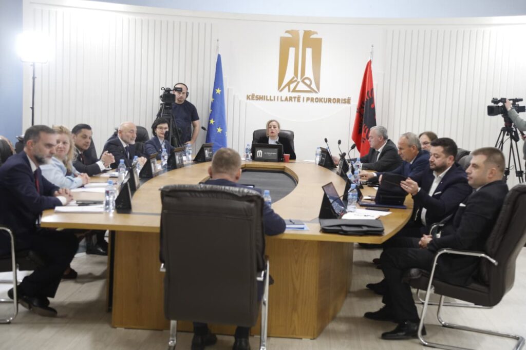 “Po kryeni hetime të bujshme në një periudhë para zgjedhjeve, si do t’i përgjigjeni akuzave publike të politikanëve?”-Elvin Gokaj: Kur ke prova presioni s’vlen