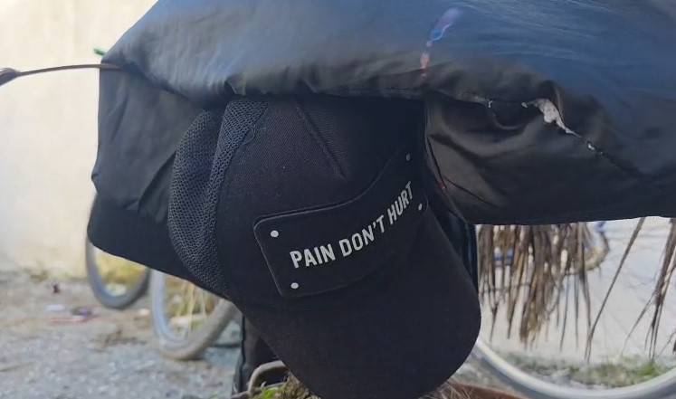 Sherri me thika mes nxënësve të Gjimnazit, dalin pamjet nga vendngjarja! Mesazhi i ‘fshehur’ në kapelen e një prej adoleshentëve të përfshirë në konflikt